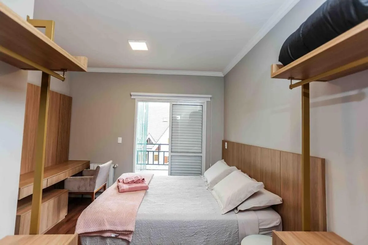 Quatro Estações Hospeda: Elegant Retreat Near Baden Baden Apartment Campos do Jordao
