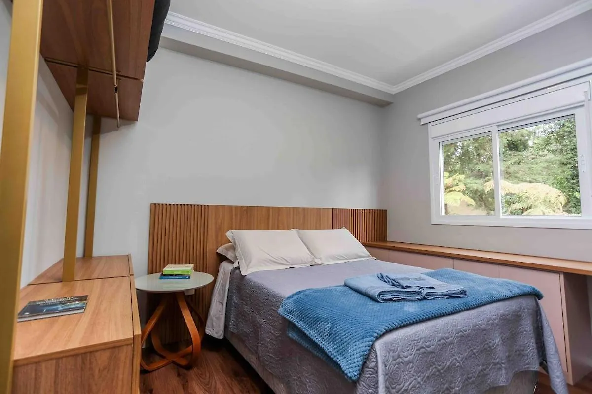 Quatro Estações Hospeda: Elegant Retreat Near Baden Baden Apartment Campos do Jordao